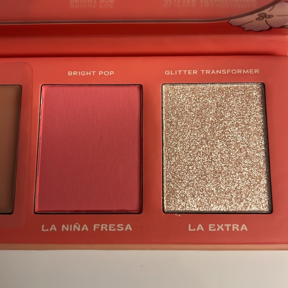 New in Box Alamar Cosmetics Cheek Palette Blush Viva Las Cheekas Fair/Light - Picture 5 of 5